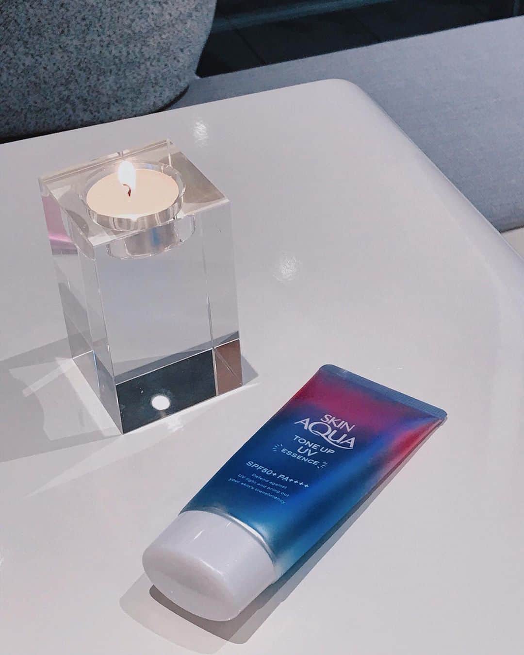 葉晟睿さんのインスタグラム写真 - (葉晟睿Instagram)「🏼 𝙊𝙩𝙝 𝙏𝙖𝙞𝙥𝙚𝙞 ☕️ 主打每杯茶都是一個甜點 「𝘊𝘩𝘢𝘯𝘵𝘦 𝘛𝘦𝘢 」$𝟣𝟥𝟧 水仙烏龍＼香緹＼芒果雪酪＼季節水果 造型好拍是大家來這裡的必點 「𝘍𝘭𝘢𝘵 𝘞𝘩𝘪𝘵𝘦」$𝟣𝟥𝟢 紅水烏龍＼起司慕斯＼橘子皮 之後一直為他回訪, 經過也會外帶一杯 - #kalvineats #kalvineats台北 #kalvineats甜點 #kalvineats中山站 ☕️／@oth_taipei 📍／台北市中山區中山北路二段27巷5-1號 🕰／11:30 ㏂—9:00 ㏘ 🏼 夏天到了除了喝冰飲消暑 也一定不能忘了最重要的防曬 水潤肌柔光透亮防曬飾底凝露 最高防曬係數SPF50+PA++++ 薰衣草紫擠出來是淡淡的紫色校正暗沉膚色 薄荷綠塗抹後則會使膚色更均勻 擦上去後真的會讓肌膚有淡淡的自然光澤感 #曼秀雷敦 #水潤肌防曬 #美肌防曬 #partipost - #taiwanteacafe #taiwanteahouse #othtaipei #taipeidesserts #taipeidrinks #taipeidrink #taipeitea #taipeiafternoontea #taipeiteahouse #台北カフェ巡り #台湾茶カフェ #대만쇼핑리스트 #대만카페 #대만서핑 #대만밀크티 #대만투어 #台湾茶専門店 #中山カフェ #中山站美食 #中山站甜點 #富富話合 #平田晃久」7月3日 12時29分 - kalvin.yeh