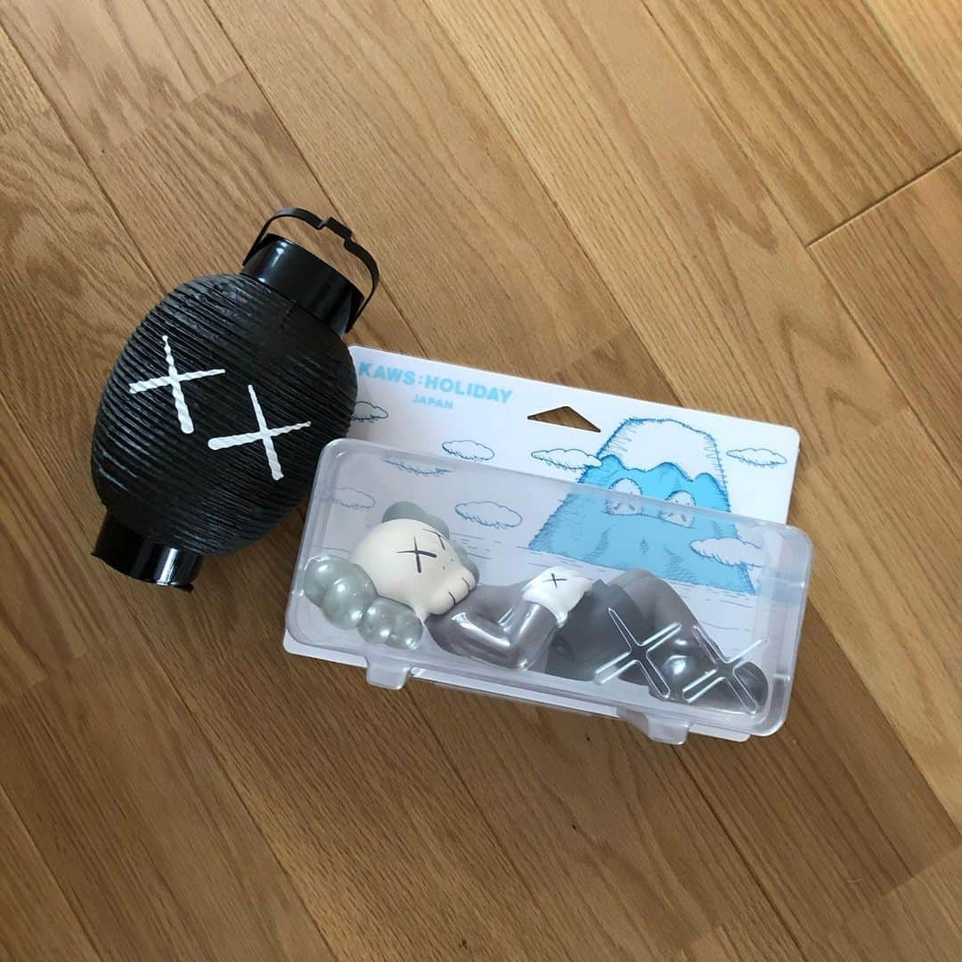 直井由文さんのインスタグラム写真 - (直井由文Instagram)「@kaws  #kawsholiday 🗻✌️」7月3日 12時29分 - boc_chama_9