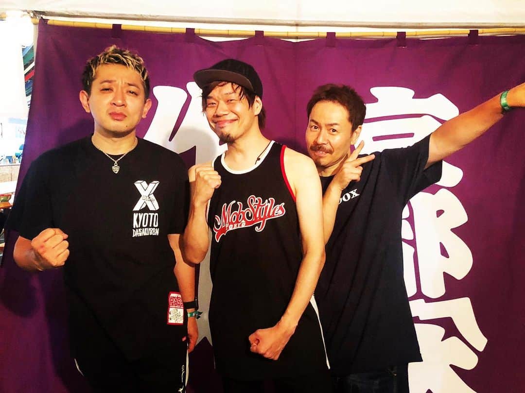 こーいちのインスタグラム：「今週末が終わるまでの待ち受けはコレ1本で決まり。 てるてるよりツルハシより万能やさかい。  #テンフィ #雨による災害が出ない思いも込めて」