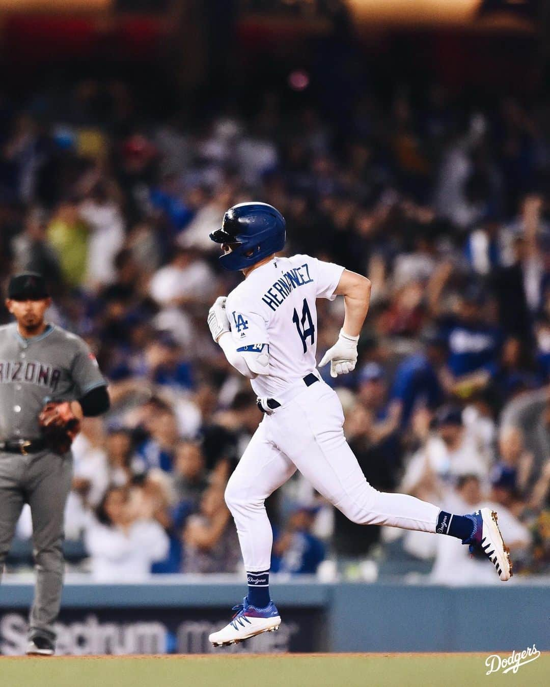 Los Angeles Dodgersさんのインスタグラム写真 - (Los Angeles DodgersInstagram)「Namasté, @kikehndez.」7月3日 12時43分 - dodgers