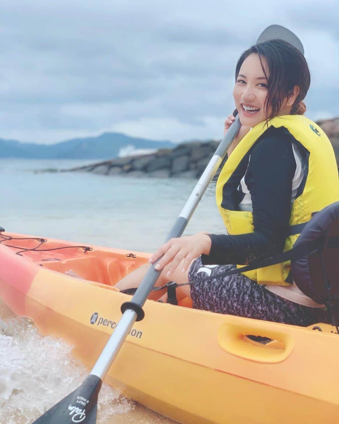 吉村遙さんのインスタグラム写真 - (吉村遙Instagram)「⛵️🏝😆✨ 梅雨入り雨の中で☔️ 初めてのシーカヤックでした💪 - #seakayak#ioujima#ilandnagasaki#nagasaki #シーカヤック#伊王島#長崎#アイランドナガサキ#アイランド長崎#アイランドルミナ#リゾート#オーシャンビュー#海好きな人と繋がりたい#旅行好きな人と繋がりたい」7月3日 13時09分 - harupi1019