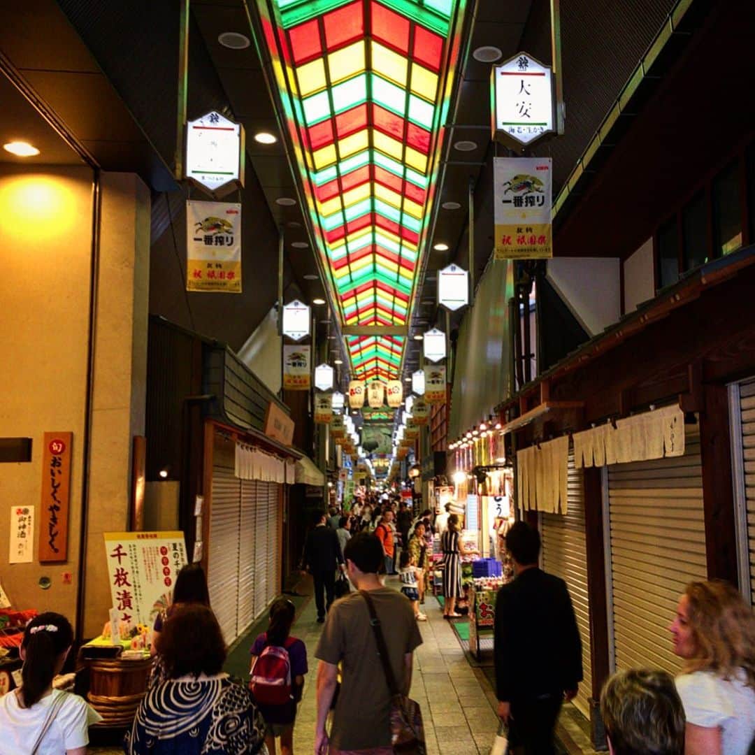 池内万作さんのインスタグラム写真 - (池内万作Instagram)「昨日は深夜まで仕事で、今日は帰るだけ。 雨も降ってなかったので街をプラプラ。 また行きたい店、前を通るたびに「どうなんだろうか⁇」と気になるお店、色々あります。 次また京都に来る時が楽しみだ♪ #イケウチさまよう #イケウチの出張」7月3日 13時22分 - mandeshita