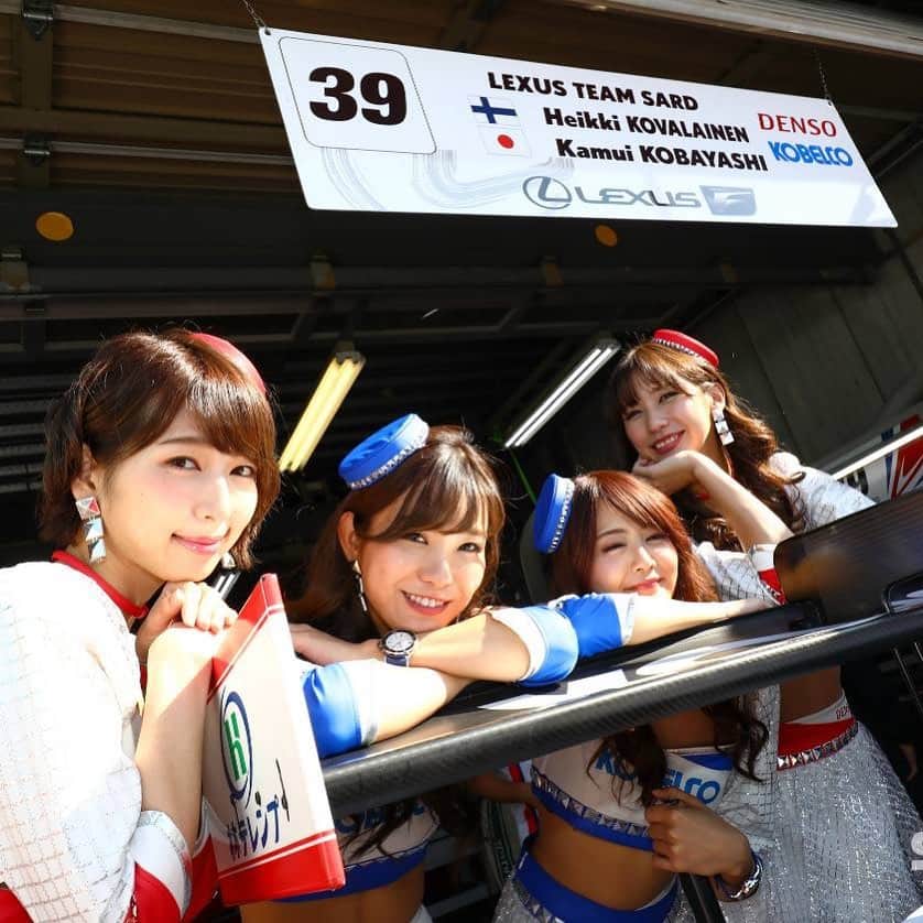 比良祐里のインスタグラム：「最終戦が一番盛れてたなぁって写真見返してたら、皆可愛いのに私だけ寝そうな顔なのなんでなん😇😇w 39号車くんよしよしして愛おしい顔してるつもりだったんだけど😂💦 #39号車 #TEAMSARD #RQ」