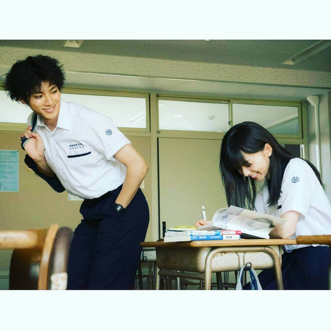 山田裕貴さんのインスタグラム写真 - (山田裕貴Instagram)「『あの頃、君を追いかけた』  Blu-ray&DVD本日７月３日発売されました。 かなり思い入れのある映画です。 劇場でご覧頂いた皆様も、 劇場でご覧になれなかった皆様も、 この機会にぜひ。 ｢Blu-ray出てからでいいやー｣って 思ってた皆様も、見てもらえないよりは めちゃめちゃありがたいです。 作品も、キャストのみんなも "見てもらえる"ありがたさを知っています。  ぜひ、この作品をキャストの皆様を愛してあげてください。  #あの頃君を追いかけた  #キミオイ  #乃木坂46 #齋藤飛鳥 ちゃん #松本穂香 ちゃん #佐久本宝 くん #國島直希 くん #中田圭祐 くん #遊佐亮介 くん」7月3日 20時28分 - 00_yuki_y