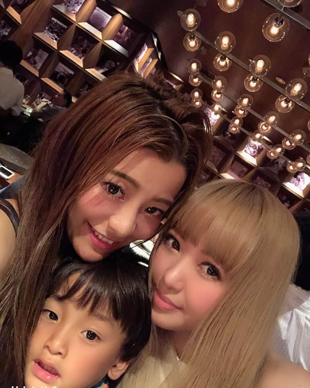 mirayさんのインスタグラム写真 - (mirayInstagram)「愛しのベイビー @mymiyuumiyuuu が東京に来てくれたー❤️😍❤️ 子ども達連れて👏👏👏 3人のママには見えない、いつ会っても可愛すぎる、ほんまにママなのか未だに信じられない🤣❤️ 次は8月やな🥰💋💋💋」7月3日 15時27分 - miray0705