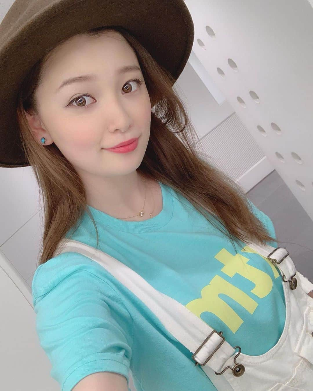 陽菜えみるさんのインスタグラム写真 - (陽菜えみるInstagram)「. ketsumeishi LIVE🌈 coordinate western🐎🌵✨✨ . . 今回のライブTこれにした〜 夏らしくて可愛い🌞 ツアーテーマに合わせて ウエスタンコーデ🏇🌵💰💰 . . #ケツメイシ #ケツメ #ktm #ケツメイシライブ #ケツメイシライブ2019 #ケツメイシ好きな人と繋がりたい #荒野をさすらう4人のガンマン #ツアー #ツアーtシャツ #可愛い #ウエスタン #ウエスタンコーデ #ターコイズ #coordinate #western #turquoise #夏に向けて #夏が来る #曲 #歌詞 #天才 #最高 それぞれ #声がいい #バランス 良い #相変わらず #コント #面白い #時の流れ 感じる」7月3日 16時12分 - emiru_haruna