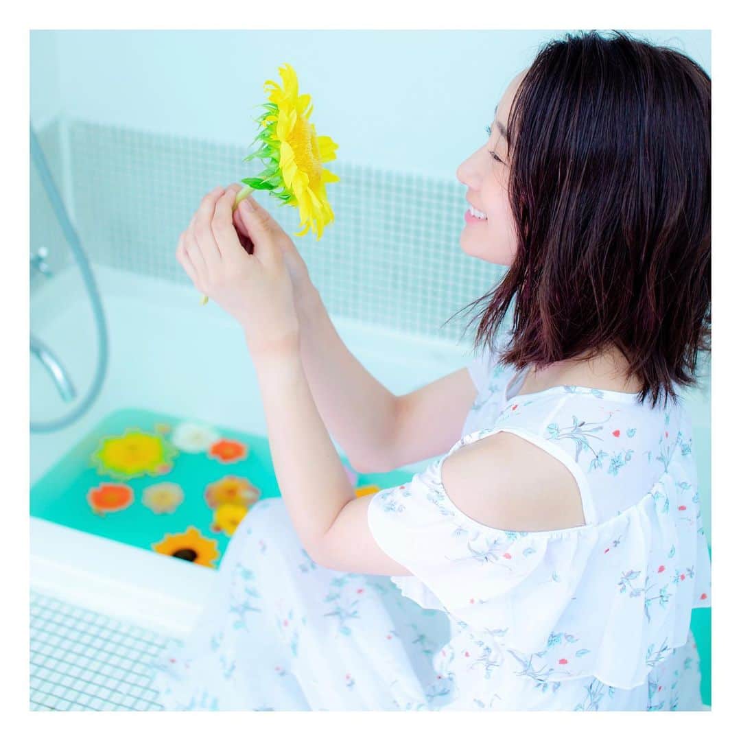 筒井萌子のインスタグラム：「* きらんっ☀️ camera: @tommystargram  hair make: @atsumi_nariya ・ #筒井萌子 #女優 #actress #モデル #model #岡山  #shooting #instagood #instalike #converse #撮影 #followme #instalike #ゴルフ #ゴルフ女子 #ゴルフコーデ #골프 #좋아요반사 #좋아요그램 #좋아요환영 #데일리그램 #패션 #오오티디 #카페 #카페 #ジャパンゴルフフェア #ゴルジョバ #ゴルフドゥ #golf」