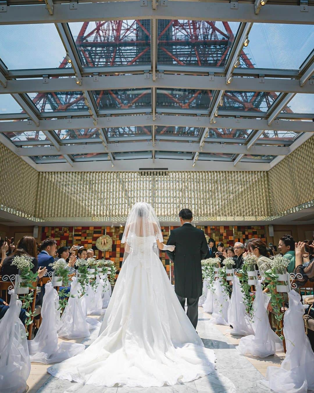 東京タワーの麓の結婚式さんのインスタグラム写真 - (東京タワーの麓の結婚式Instagram)「🗼♡ 東京タワーを目の前に臨む ウェディングの舞台✨ . 他では実現し得ないこのロケーションが  おふたりのウェディングシーンを彩ります🌈 . 時を越えて愛され続ける東京のシンボルに 見守られて祝福と感動の一日を🗼💕 . 詳細は➡︎(@theplaceoftokyo)まで♡ . #theplaceoftokyo #ザプレイスオブトウキョウ #プレイスオブトウキョウ #東京タワー #東京タワー🗼 #東京タワーで結婚式 #東京タワーが好き #インスタジェニック婚 #tokyotower #wedding #ウェディング #プレ花嫁 #卒花嫁 #2019年春婚 #2019夏婚 #2019秋婚 #2019冬婚 #結婚式準備 #結婚式場探し #式場探し #東京花嫁 #関東プレ花嫁 #日本中のプレ花嫁さんと繋がりたい #イルミネーション #東京タワー見える #東京タワーの真下」7月3日 16時18分 - theplaceoftokyo