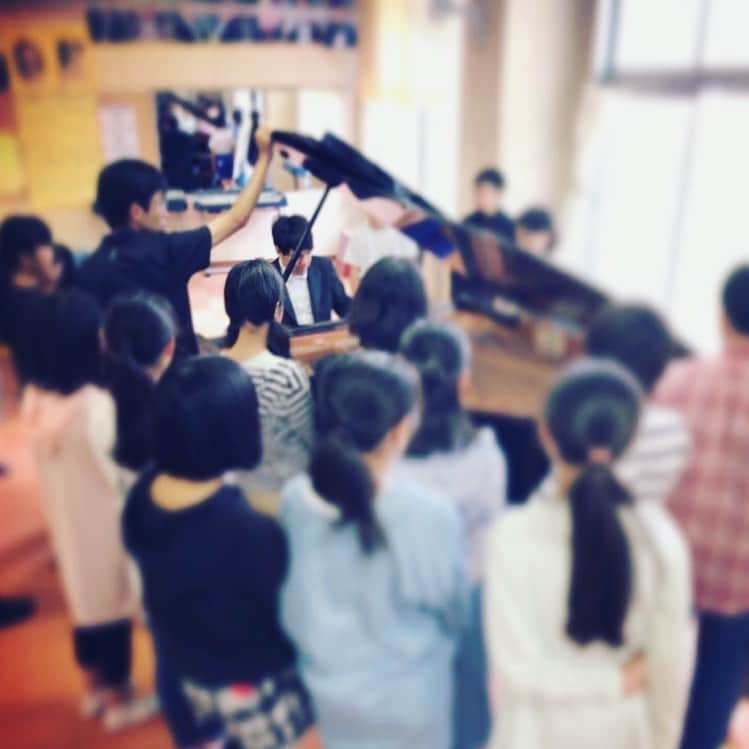 金子三勇士さんのインスタグラム写真 - (金子三勇士Instagram)「Outreaching in Ueda city #アウトリーチ #アウトリーチコンサート #コンサート #ピアノリサイタル #ピアノ #学校訪問 #小学校 #長野県 #上田市 #ピアニスト #金子三勇士 #レジデントアーティスト #artistinresidence #Uedacity #outreach #pianorecital #concert #piano #pianist #MiyujiKaneko #educationalprogram #welovemusic #文化庁」7月3日 16時36分 - miyujikaneko_official