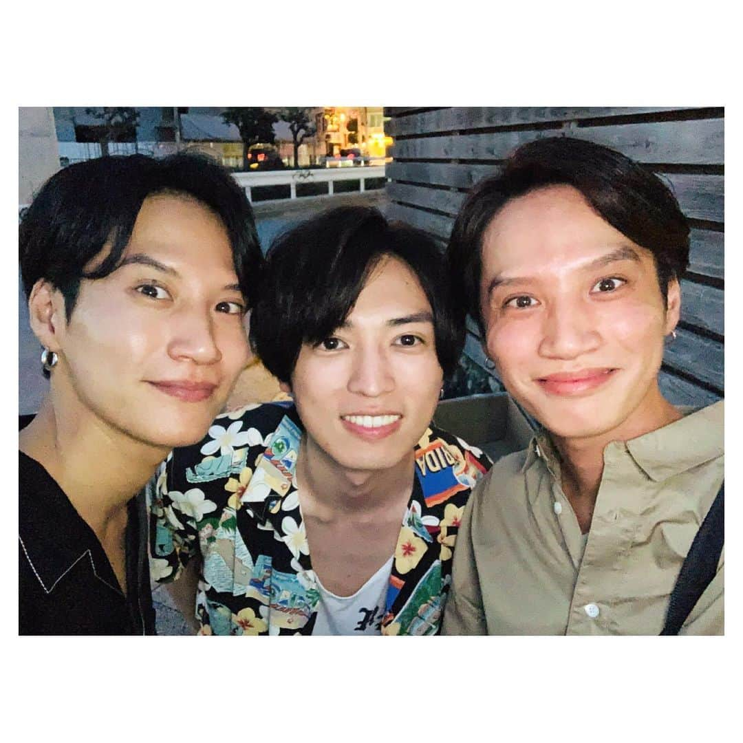 桐山漣さんのインスタグラム写真 - (桐山漣Instagram)「・ 会えた！胸熱。 芸能界入ってはじめての友達。 離れていても ずっと友達🤝」7月3日 16時51分 - renn_kiriyama_official