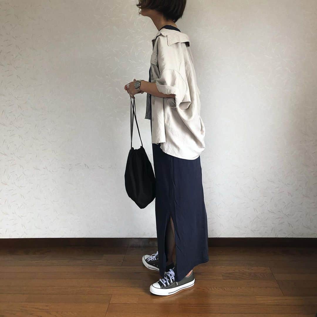 ak_m1120さんのインスタグラム写真 - (ak_m1120Instagram)「マキシワンピにリネンシャツを羽織ってみるなど . . . シャツはnikoのSALEで🥺✨ . . . op#allumer #wearstand @allumerofficial @wearstand_official  shirt#nikoand @nikoand_official . . . . . #fashion #code #ootd #outfit #locari #converses #マキシワンピース #リネンシャツ #cpo #コンバースコーデ #ママファッション #ラフスタイル #wear更新」7月3日 17時05分 - ak_m1120