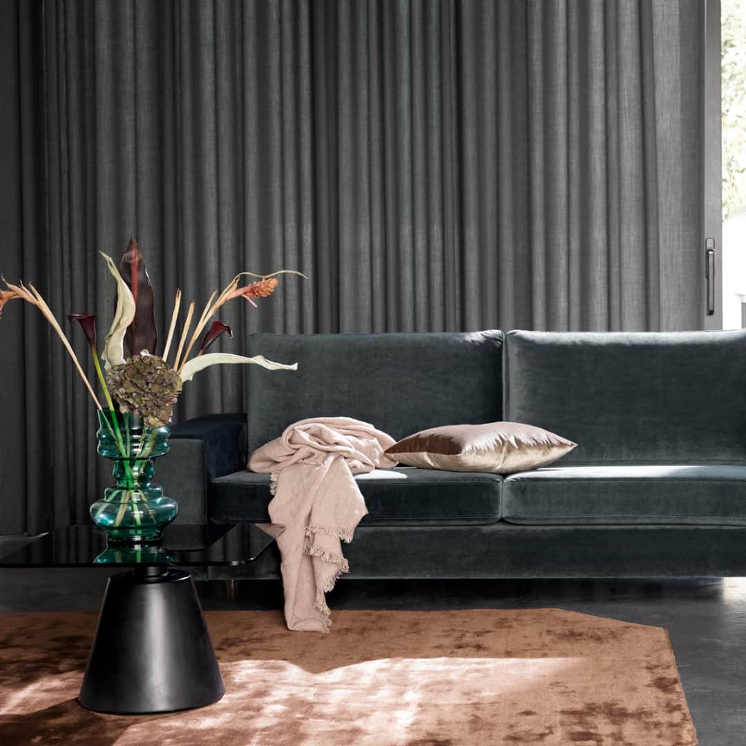 BoConceptさんのインスタグラム写真 - (BoConceptInstagram)「Reason to stay in. Dusty green velvet combined with complementary muted tones of the room and accessories ensure a personal look and feel.  #velvetsofa #indivisofa #bringtheoutsidein #livingroom #livingroomoasis #danishdesign #boconcept」7月3日 16時57分 - boconcept_official