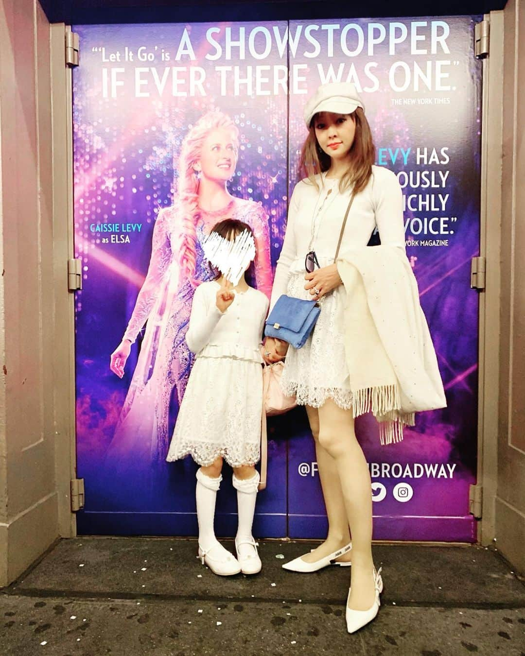 神田うのさんのインスタグラム写真 - (神田うのInstagram)「Broadway Musical "Frozen" I was moved❣️It was good to be able to see "Frozen" I wanted to show to my daughter.❤️ #broadwaymusical#frozen #broadway#musical#ブロードウェイミュージカル#フローズン#アナと雪の女王 #ミュージカル #nyc#newyork#newyorkcity#manhattan#マンハッタン#ニューヨーク#ニューヨーク旅行#家族#母娘#親子リンクコーデ#親子コーデ#お揃いコーデ#matchingfashion#matchingcordinate#神田うの#unokanda」7月3日 17時03分 - unokandaofficial