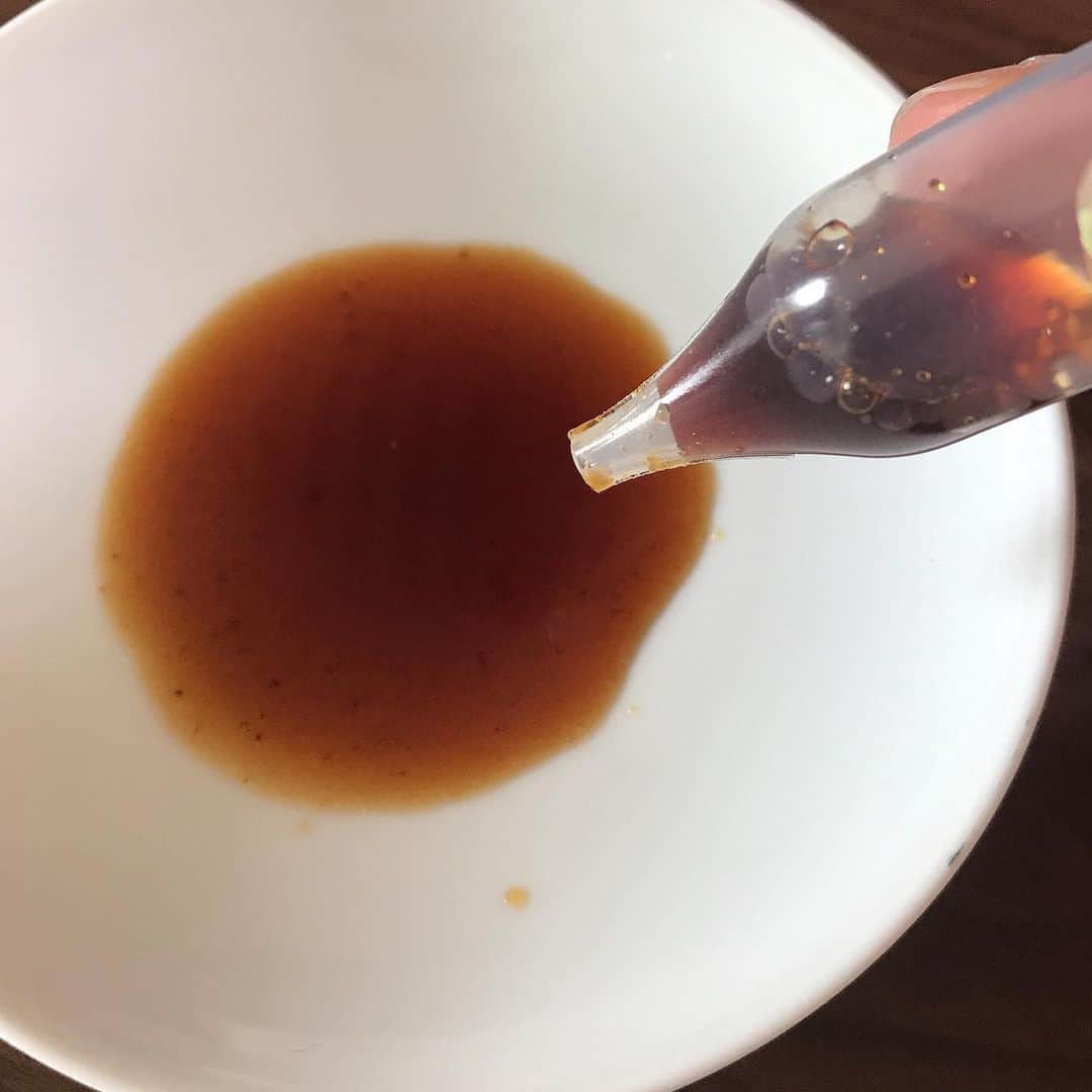 潮田玲子さんのインスタグラム写真 - (潮田玲子Instagram)「お寿司と見せかけてこれはお菓子なのです〜🍣😍 最近のおやつはクオリティが高すぎる！ どう見てもお寿司！笑笑 醤油もソーダ味…😅 私は全く食べる気しないけど息子は美味しい美味しいと食べておりました😅  #お寿司お菓子 #クオリティ高い #本物にしか見えない笑 #母ちゃんの制作 #お菓子キットで作ったから簡単 #添加物とか気にはなるけど😅」7月3日 17時06分 - reikoshiota_official