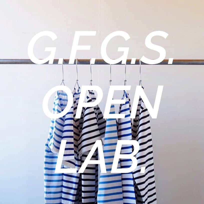 G.F.G.S.さんのインスタグラム写真 - (G.F.G.S.Instagram)「. \ OPEN LAB. のおしらせ /  今週7/6(土)からOPEN LAB.を再開いたします。  7/6(土)、13(土)、20(土)、 時間は13:00〜18:00まで。  OPEN LAB.では、新登場のLightモデルのサンプルもご用意いたします。 LightモデルはこれまでのG.F.G.S.レギュラー生地よりも薄地となり、軽い着心地となりますが、生地の編立においては今まで以上にたっぷりと時間を掛けるハイゲージモデルです。 半袖もラインナップし、夏を含めた年中お楽しみいただけるG.F.G.S.の新たな定番になりそうです。  ボートネック、クルーネック、ナバルなどのサンプルも多数ご用意いたしますので、 ぜひこの機会にお越しください。 ご試着もできますのでお気軽にお声かけください。 お待ちしております。  G.F.G.S. 〒959-1378　新潟県加茂市駅前3-5 2F (千代田ベーカリーさま入り口横の階段から2Fへお上がりください) (近辺は商店街無料駐車場もあり、片側車線白線内は路上駐車も可能です) . . .  #gfgs #orderborder #オーダーボーダー #オーダーメイド #しましま #stripes #オーガニックコットン #オーガニック #ボーダー #着心地 #ワードローブ #新潟イベント #おでかけ #instafashion  #プレゼント #新調 #blueshirt #ブルー #夏服 #夏ファッション #定番 #summerstyle #niigata #niigatagram #niigatapic #新潟 #加茂市 #商店街 .  #GoodFeelGoodStyle 心が動くことを私たちらしいやり方で」7月3日 17時08分 - gfgs