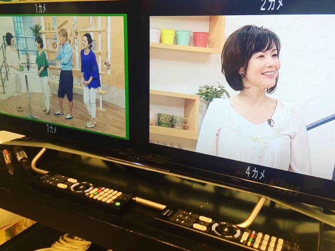 六車奈々さんのインスタグラム写真 - (六車奈々Instagram)「読売テレビ『ビートップス』の東京スタジオ収録！  和気藹々と、いつも楽しい現場に参加させていただき、感謝です＾＾ #読売テレビ #ビートップス #楽しい #現場 #働くママ」7月3日 17時11分 - nanarokusha