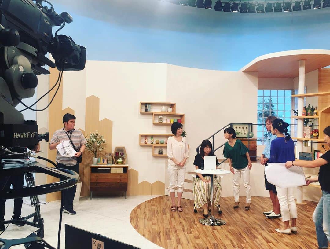 六車奈々さんのインスタグラム写真 - (六車奈々Instagram)「読売テレビ『ビートップス』の東京スタジオ収録！  和気藹々と、いつも楽しい現場に参加させていただき、感謝です＾＾ #読売テレビ #ビートップス #楽しい #現場 #働くママ」7月3日 17時11分 - nanarokusha