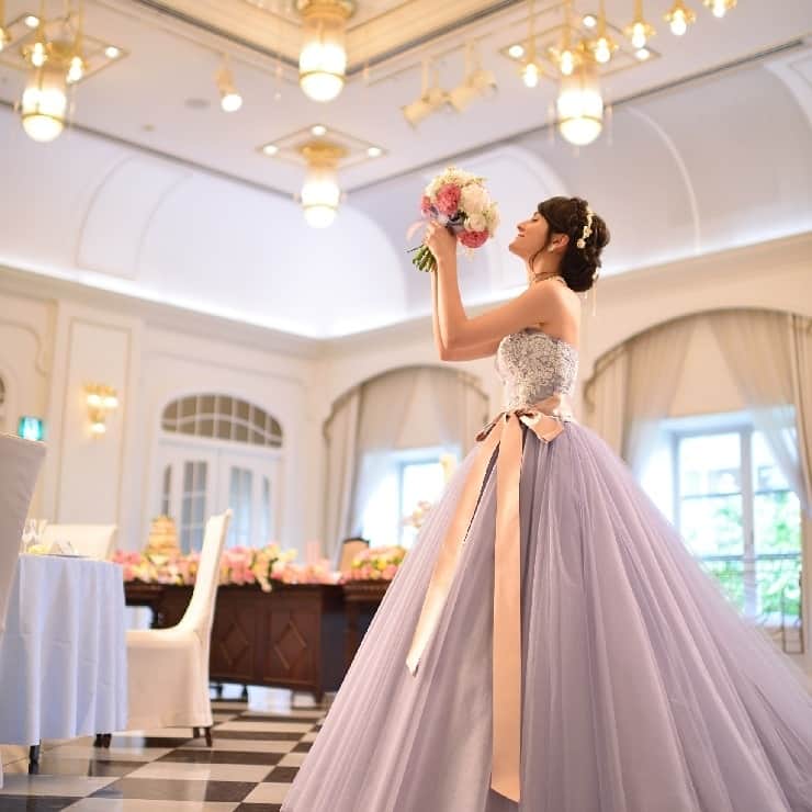 ホテルモントレウェディング【公式】 のインスタグラム：「♥ ￣￣￣￣￣￣￣￣￣￣ @montereyweddingをフォローして 『 #モントレ花嫁 』『 #ホテルモントレ』の タグをつけて投稿してくださいね＊*. . さわやかで、可愛らしい 会場コーディネートをご紹介✧*. カラフルな装花が華やかですね♡ . ◆ホテルモントレ公式HPはこちら* https://www.monterey-wedding.jp . . #モントレ #モントレ花婿 #プレ花嫁 #卒花 #weddingdress #プラコレ #ウエディングニュース #marryxoxo #wedding #dress #結婚式場 #日本中のプレ花嫁さんと繋がりたい #ブライダルフェア #結婚式 #パーティ #披露宴 #2019年春婚 #2019年夏婚 #2019年秋婚 #2019年冬婚 #ホテルウェディング #dressy花嫁 #marry花嫁  #weddingparty #flower #パーティー #ウェディングドレス」
