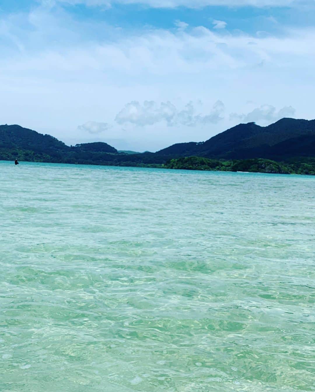 宏実さんのインスタグラム写真 - (宏実Instagram)「石垣島の思い出 -川平湾でSUPとkayak-  Memories in Ishigaki island -SUP & kayaking in KABIRA bay-  with @coma_chi & @ken.sunagawa2403  美しくて穏やかで本当に気持ちよかった‼️😍」7月3日 17時35分 - hiromisrainbow