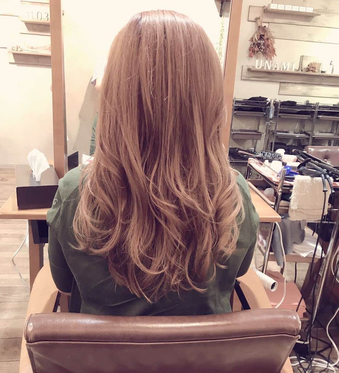 高橋ミカさんのインスタグラム写真 - (高橋ミカInstagram)「@unami_kudo ちゃんに、髪の毛、ツヤツヤにしてもらいましたーー❤️❤️❤️ カラーリングも、綺麗に見えるし！私の、くせ毛が、綺麗に見える！🤣」7月3日 17時45分 - mikatakahashi1971