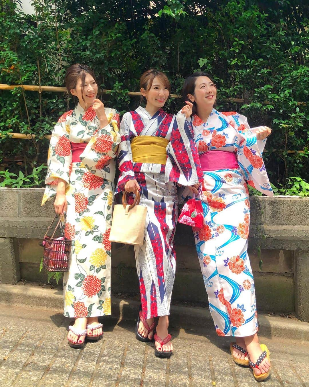 shizuka.watanabeさんのインスタグラム写真 - (shizuka.watanabeInstagram)「♡♡♡ ・ ・ 今年初の浴衣〜💛 ・ ・ ・ 浴衣は @ohkini_kimono だよ！ ・ 大きめの矢絣にこの色味が大人っぽくて一目惚れでした！！ ・ お値段もとてもお手頃でしたよー🙌💗 ・ ・ 今年は小学校の役員で盆踊り担当なので この浴衣を着て行きたいな〜！ ・ ・ ・ さて、チアのレッスンが終わったので これからお友達と毎週恒例の我が家で晩御飯🍽💗 ・ 本日はカレーです💛 ・ ・ ・ ・ #kimono #yukata #浴衣 #夏 #Summer #japanesegirl #japan #japanese #夏休み #instafashion #大人コーデ #きれいめコーデ #大人浴衣 #浴衣女子 #着物女子 #浴衣好き #リンクコーデ #兵児帯 #令和の夏 #きれいめコーデ #花火大会」7月3日 17時53分 - shizuka.watanabe