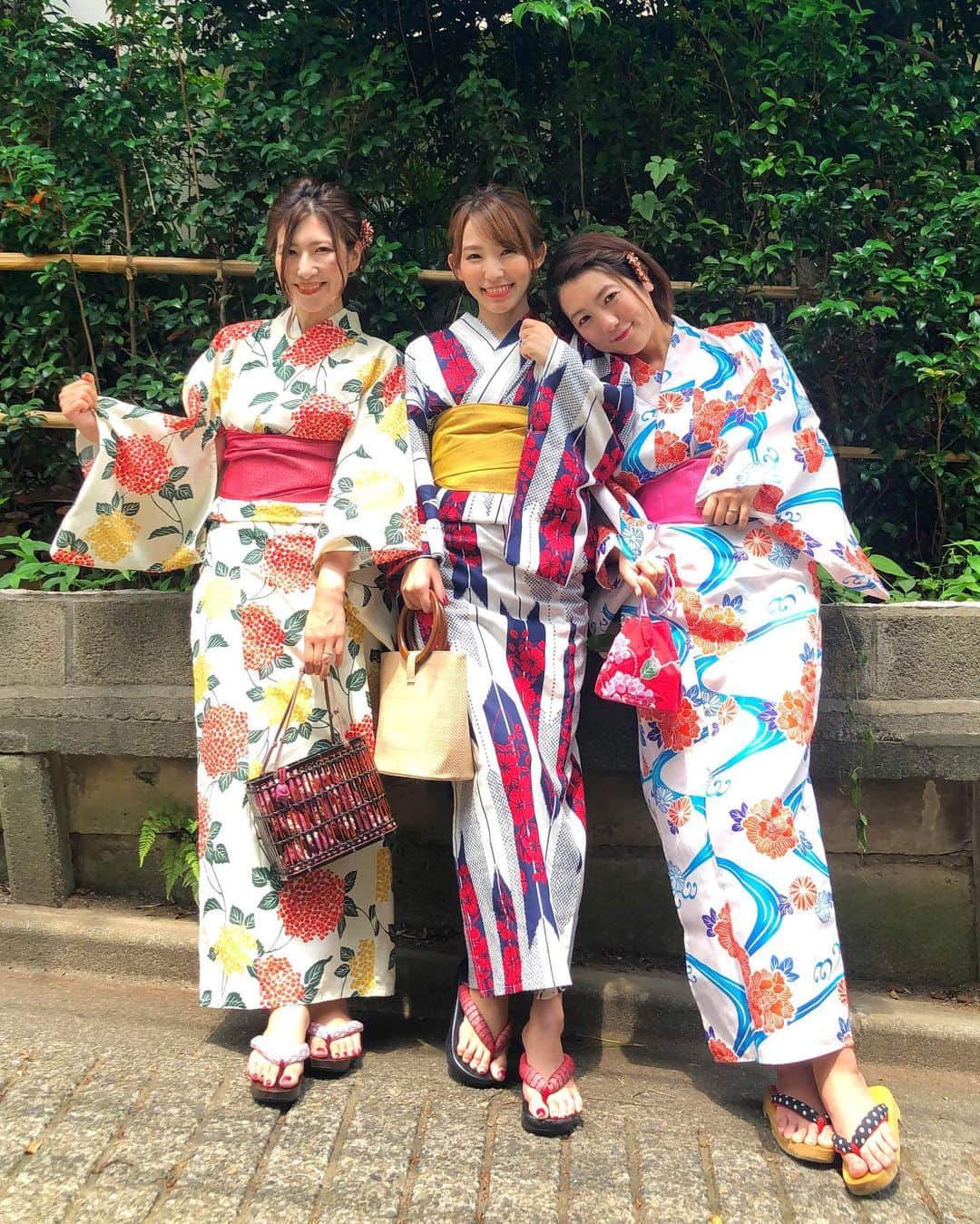 shizuka.watanabeさんのインスタグラム写真 - (shizuka.watanabeInstagram)「♡♡♡ ・ ・ 今年初の浴衣〜💛 ・ ・ ・ 浴衣は @ohkini_kimono だよ！ ・ 大きめの矢絣にこの色味が大人っぽくて一目惚れでした！！ ・ お値段もとてもお手頃でしたよー🙌💗 ・ ・ 今年は小学校の役員で盆踊り担当なので この浴衣を着て行きたいな〜！ ・ ・ ・ さて、チアのレッスンが終わったので これからお友達と毎週恒例の我が家で晩御飯🍽💗 ・ 本日はカレーです💛 ・ ・ ・ ・ #kimono #yukata #浴衣 #夏 #Summer #japanesegirl #japan #japanese #夏休み #instafashion #大人コーデ #きれいめコーデ #大人浴衣 #浴衣女子 #着物女子 #浴衣好き #リンクコーデ #兵児帯 #令和の夏 #きれいめコーデ #花火大会」7月3日 17時53分 - shizuka.watanabe