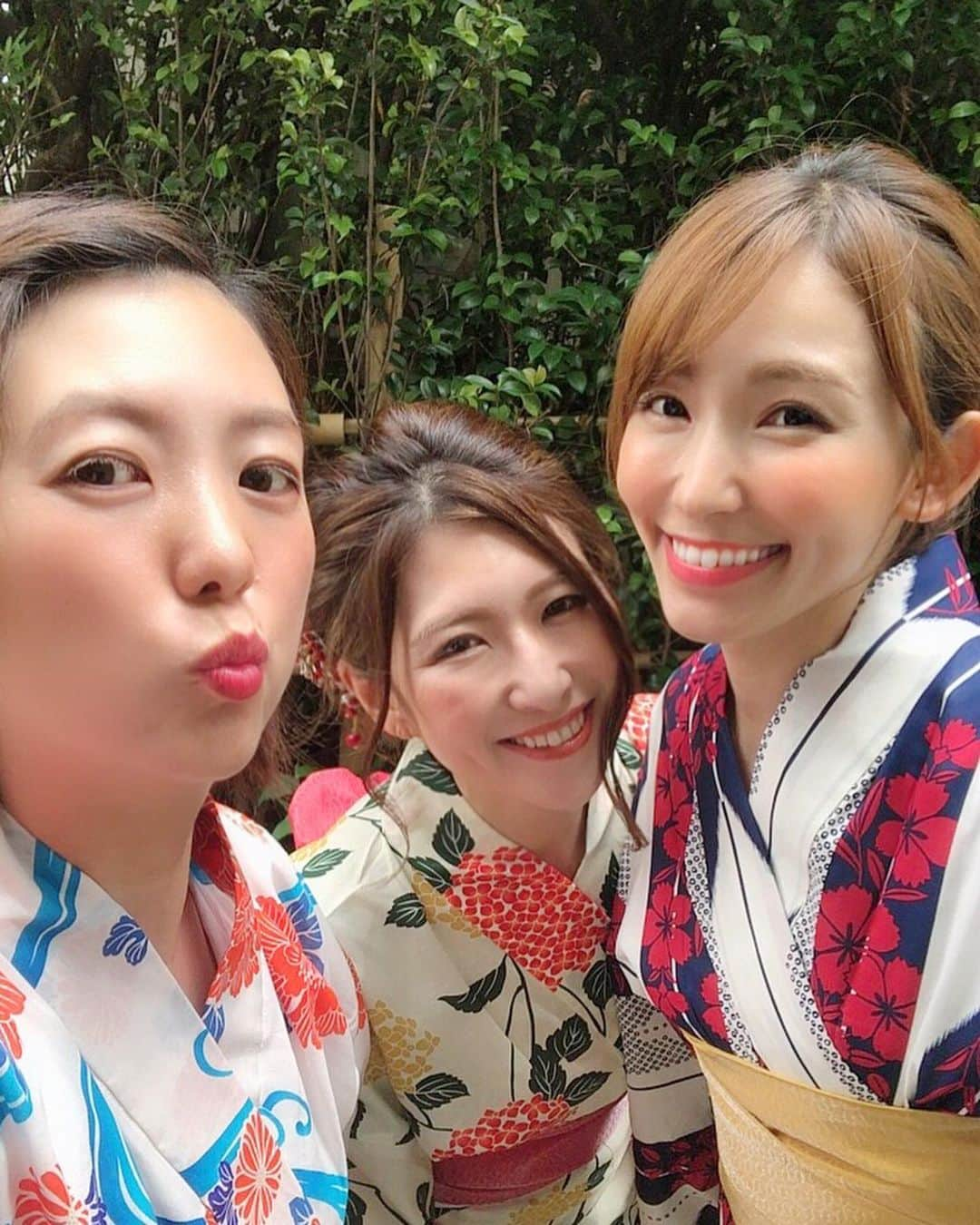 shizuka.watanabeさんのインスタグラム写真 - (shizuka.watanabeInstagram)「♡♡♡ ・ ・ 今年初の浴衣〜💛 ・ ・ ・ 浴衣は @ohkini_kimono だよ！ ・ 大きめの矢絣にこの色味が大人っぽくて一目惚れでした！！ ・ お値段もとてもお手頃でしたよー🙌💗 ・ ・ 今年は小学校の役員で盆踊り担当なので この浴衣を着て行きたいな〜！ ・ ・ ・ さて、チアのレッスンが終わったので これからお友達と毎週恒例の我が家で晩御飯🍽💗 ・ 本日はカレーです💛 ・ ・ ・ ・ #kimono #yukata #浴衣 #夏 #Summer #japanesegirl #japan #japanese #夏休み #instafashion #大人コーデ #きれいめコーデ #大人浴衣 #浴衣女子 #着物女子 #浴衣好き #リンクコーデ #兵児帯 #令和の夏 #きれいめコーデ #花火大会」7月3日 17時53分 - shizuka.watanabe