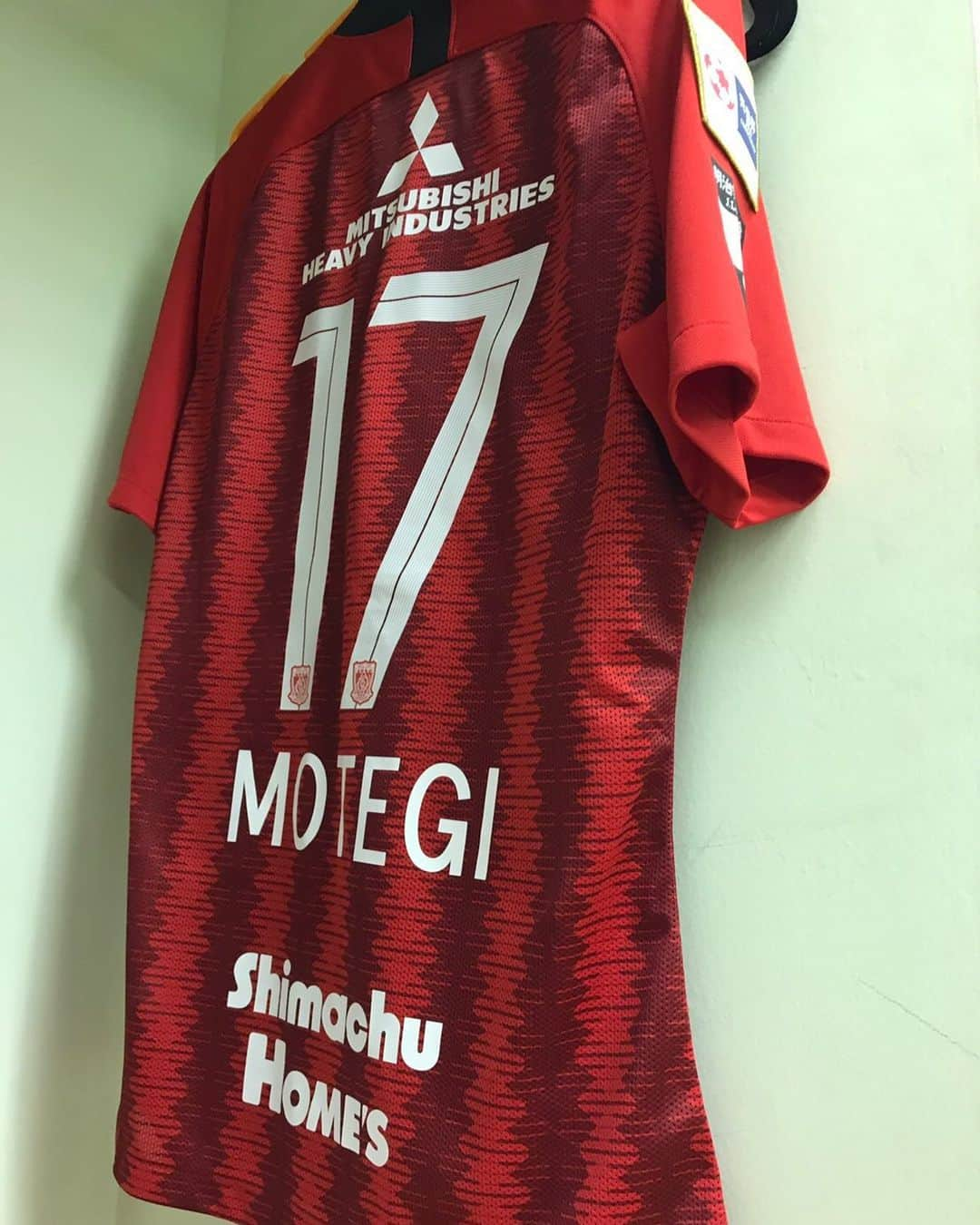 浦和レッドダイヤモンズさんのインスタグラム写真 - (浦和レッドダイヤモンズInstagram)「7.3 天皇杯 JFA 第99回全日本サッカー選手権大会 2回戦 流通経済大学戦。 試合前のロッカールーム。 #茂木力也 #urawareds #浦和レッズ #wearereds #サッカー #天皇杯」7月3日 17時56分 - urawaredsofficial