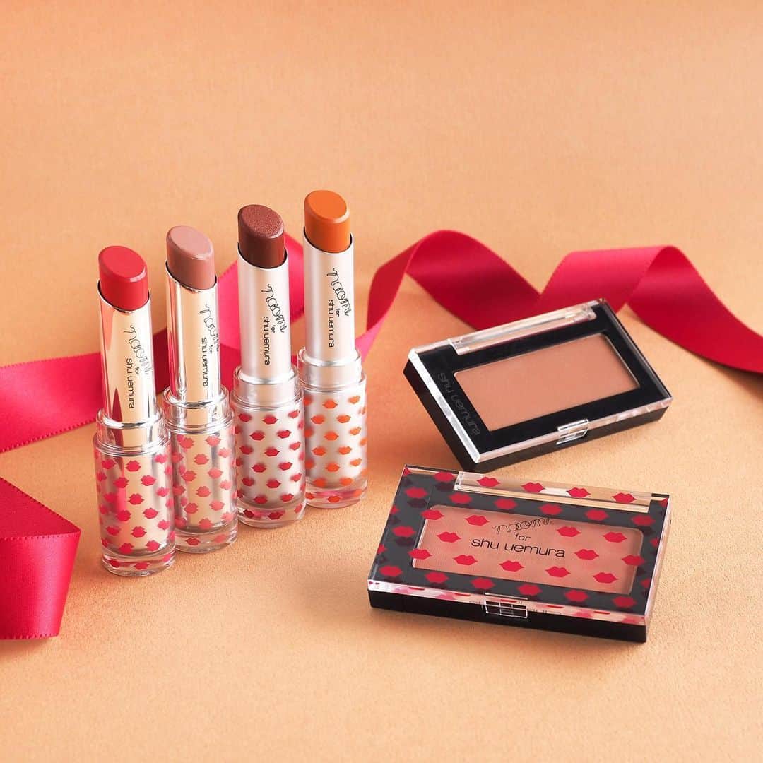 FAVOR【フェイバー】さんのインスタグラム写真 - (FAVOR【フェイバー】Instagram)「【7月20日限定発売😎💗】 naomi for shu uemura コレクション第2弾が待望の登場です！！ . 〝感じるままに「今のわたし」を表現する〟という想いが込められた今回のコレクション。 . 今を感じることができるカラーラインナップが揃うnaomi for shu uemura コレクションは見た目も発色も間違いナシの可愛さで争奪戦になりそう！！ . ☑ルージュ アンリミテッド / 限定2色 / 各3,200円 ☑ルージュ アンリミテッド マット / 限定2色 / 各3,200円 ☑グローオン F / 限定2色 / 各2,500円 ☑カスタム ケース Ⅱ / 限定1種 / 700円 . #shuuemura #シュウウエムラ #渡辺直美  #naomiwatanabe #naomiforshuuemura #リップ #チーク #口紅 #デパコス #コスメ #新発売 #限定品  #限定コスメ  #限定コレクション #コスメ紹介 #化粧品 #メイク好きな人と繋がりたい #コスメ好きさんと繋がりたい #美容好きな人と繋がりたい #コスメレポ #コスメ大好き #コスメ好き #スウォッチ #コスメマニア」7月3日 18時05分 - favor_official