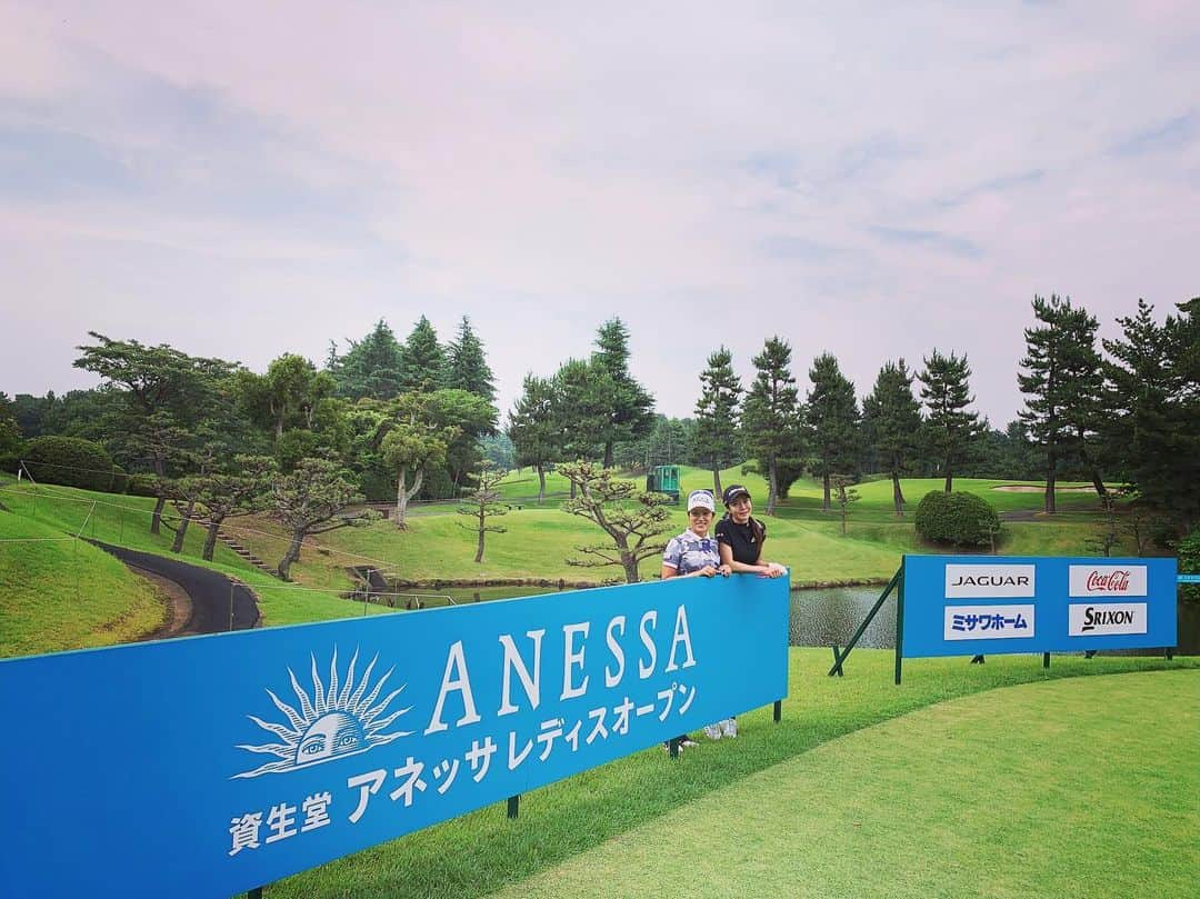 藤本麻子さんのインスタグラム写真 - (藤本麻子Instagram)「SHISEIDO ANESSA LADIES OPEN . . アン・シネちゃんと練習ラウンドしました⛳️❤️ . 今週も雨予報が続きますが 皆さん、体調に気をつけて がんばるぞーっ❗️ おーーっ😆💪🏻❗️ . . . #三愛石油#Obbli #PRGR#マツモトキヨシ #ユーロックジャパン ウェア @v12golf_official  シューズ #Nike ボール #タイトリスト」7月3日 17時58分 - aako528