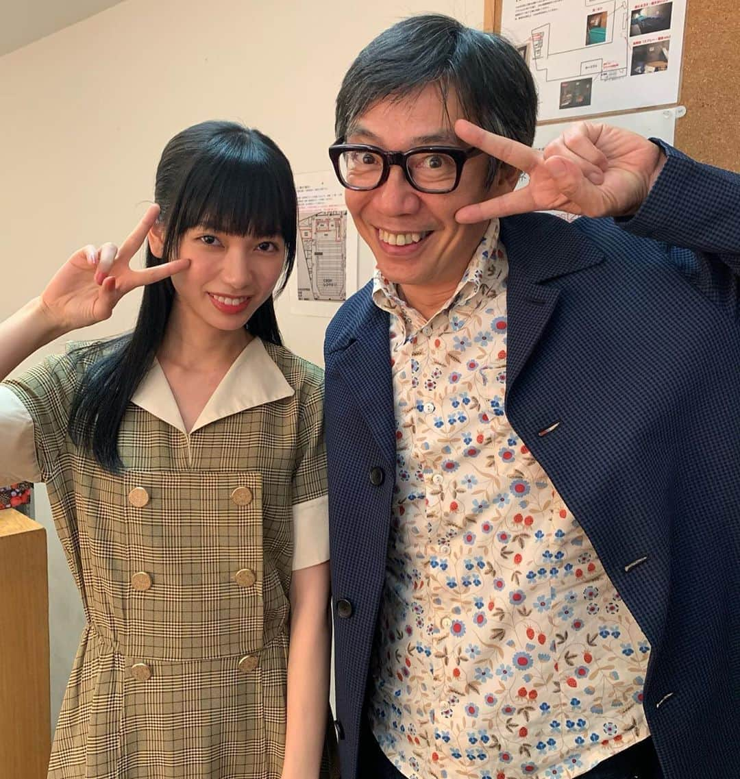 きなりさんのインスタグラム写真 - (きなりInstagram)「実は！この３ヶ月間生瀬勝久さんによる「生瀬ゼミ」に参加していました💪 オーディションに受かった時は本当にビックリし過ぎてご飯屋さんで大声出たくらい（笑） 先月出演した舞台の為に、女優として新たに活動していく為に、自分の為の特訓として参加しました うまく動けないわたしに一生懸命演じることの楽しさを教えてくださった生瀬さん レッスン中、生徒の誰よりも楽しそうに演技していた生瀬さん そんな生瀬さんと3ヶ月のも間一緒に過ごせる環境に居ることが出来たのが本当にわたしの大事な経験になりました 大変なこともあったけど、やっぱり楽しくて、この怒涛の3ヶ月間が終わった今、ちょっと寂しくて抜け殻です🤣 これからビシバシ演技していくぞ〜！がんばれる！✌️ #生瀬ゼミ #生瀬勝久 さん」7月3日 18時07分 - kiiiina04