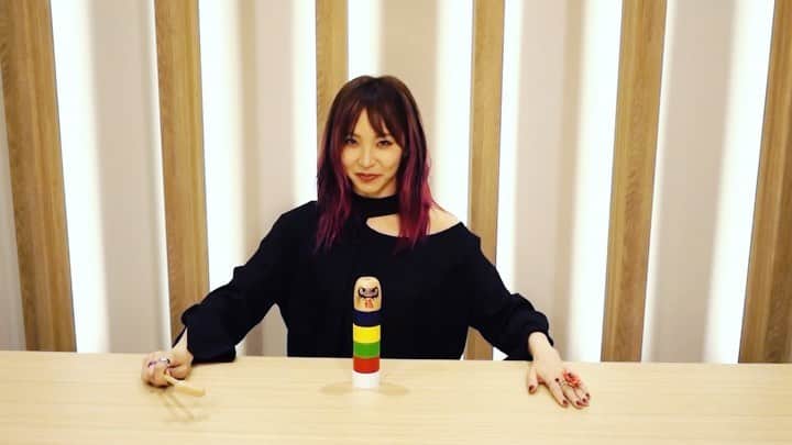 M-ON! MUSIC｜エムオンミュージックのインスタグラム：「﻿ ＼#だるま落とし／﻿ ﻿ #LiSA(@xlisa_olivex)﻿ ニューシングル﻿ #紅蓮華 本日発売！﻿ ﻿ そして、それを記念して﻿ #エムオンミュージック にて﻿ #マルとバツ も公開中♪﻿ ﻿ #おっ!?﻿ #いいんじゃない？﻿ #OPの不安そうな顔からのこの笑顔」