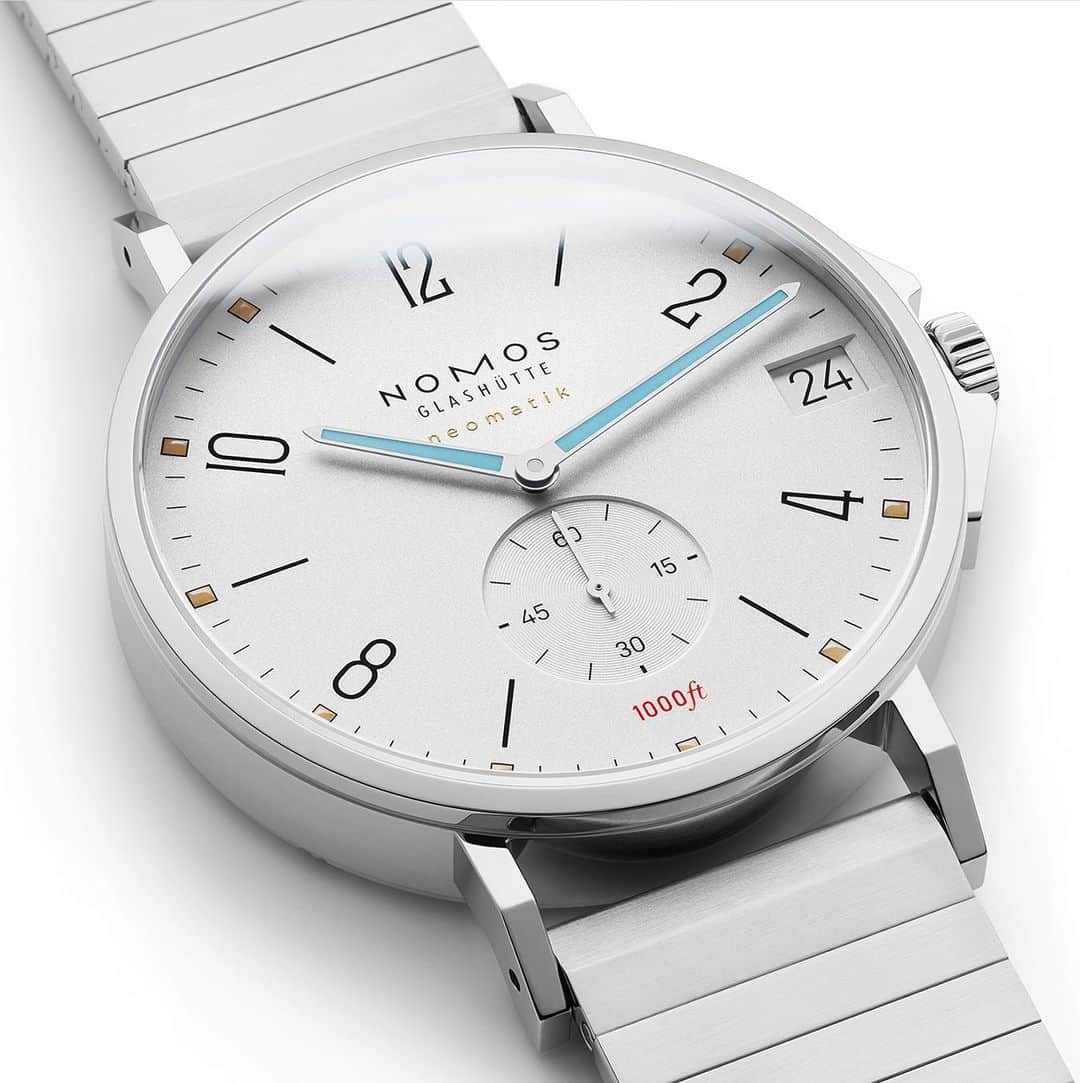 ノモスさんのインスタグラム写真 - (ノモスInstagram)「More than a sporty version of a NOMOS classic: Tangente Sport is beautiful, comfortable to wear, and water resistant to 1000 ft. This version features a classic white silver-plated dial and an extra-large date at three o'clock—thanks to the neomatik date caliber, DUW 6101.  #nomos #nomostangente #watch #watches #watchlove #watchuseek #watchesofinstagram #watchfam #watchmania #clock #horology #timepiece #timepieces #sportswatch #sportywatch #robustwatch #neomatik #automaticwatch #mechanicalwatch #watchoftheday」7月3日 18時20分 - nomos_glashuette