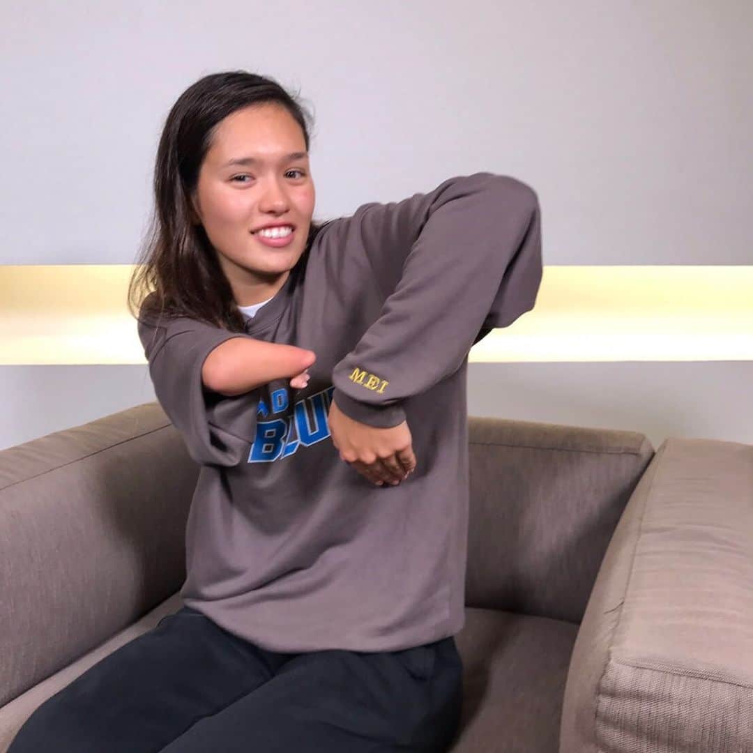 日本テレビ「POWERフレーズ」のインスタグラム：「＃パラ水泳　＃一ノ瀬メイ 選手 こだわりのトレーナー  取材の時に着ていたトレーナーは、 実は３月に卒業した近畿大学の水泳部の同期で揃えて作ったものだそうです✨  袖には自分の名前を刺繍してあると自慢してくれた一ノ瀬選手のお気に入りです‼️ 一ノ瀬メイ選手 の後編は、 ７日（日）夜6:55〜」