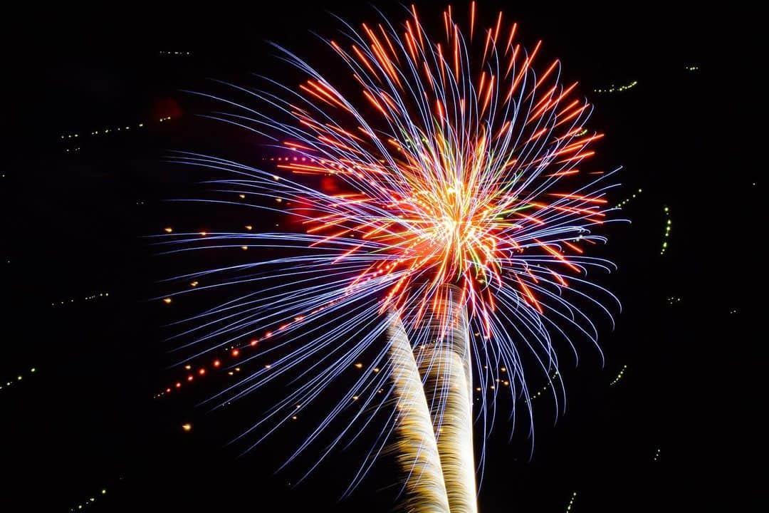 NikonUSAさんのインスタグラム写真 - (NikonUSAInstagram)「There’s nothing like #fireworks to celebrate the red, white and blue! If you’re photographing July 4th festivities, we’d love to see what you shoot. What are some of your favorite tips for photographing fireworks? #4thofjuly #FourthofJuly #July4th 📸: @duranisme with the #Nikon #D3300 and AF-S DX Zoom-NIKKOR 18-55mm f/3.5-5.6G ED II lens.」7月4日 4時19分 - nikonusa