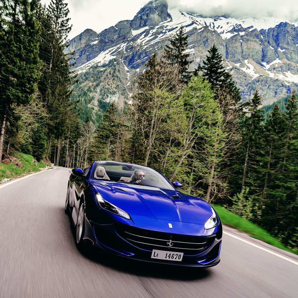 フェラーリさんのインスタグラム写真 - (フェラーリInstagram)「Stylish pleasure and never-ending driving fun brought to you by the #FerrariPortofino’s undeniable drop-top appeal. Pitch-perfect V8 sensations await. #Ferrari #DrivingFerrari #DreamCar」7月4日 4時22分 - ferrari