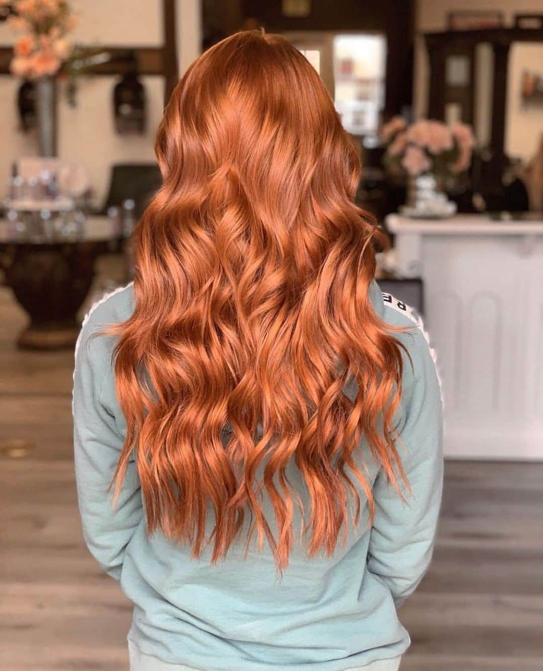 CosmoProf Beautyさんのインスタグラム写真 - (CosmoProf BeautyInstagram)「This copper is our new obsession 😍🧡 ✨ Custom color & extension install by @johnnygmua using @joico #Lumishine color to create copper #HairGoals for his client.  #repost #joicocolor #copperhair #joicolumishine #copperhaircolor #redhaircolor #haircolorinspo #hairjoi」7月4日 4時30分 - cosmoprofbeauty