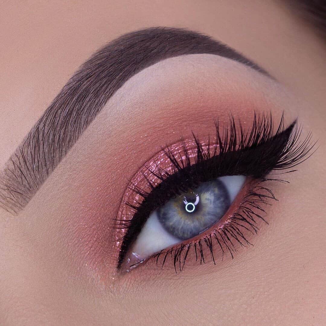 Benefit Cosmeticsさんのインスタグラム写真 - (Benefit CosmeticsInstagram)「TAG someone who needs to recreate @anknook’s eye look! 👇🏽💞 She uses our #rollerlash mascara, #preciselymybrowpencil in shade 3.5, #kaBROW! in shade 5 & #gimmebrow+ volumizing brow gel in shade 5! #regram #friendswithbenefit」7月4日 5時12分 - benefitcosmetics
