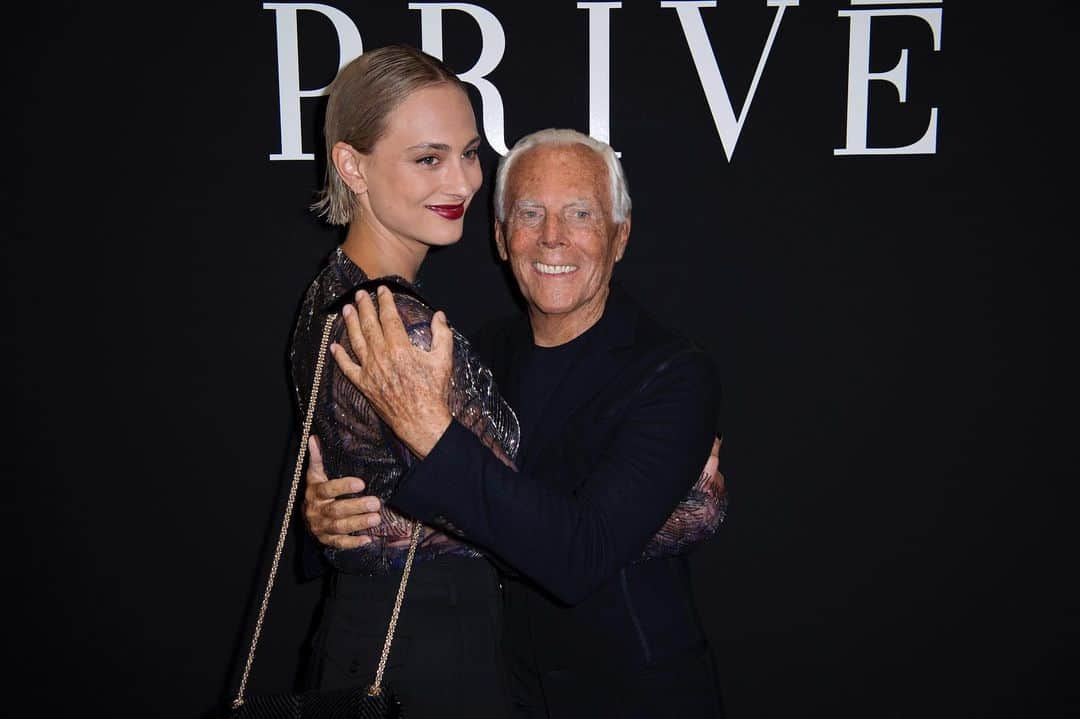 Armani Officialさんのインスタグラム写真 - (Armani OfficialInstagram)「Mr Armani with some of his special guests at the #GiorgioArmaniPrivé FW 2019-2020 show held at the Petit Palais in Paris #pfw  @kitty.spencer @nicolekidman @keithurban @nikkireed @iansomerhalder @sarasampaio @aliceoliviadellalxiii @malloryedens @rexdanger #DamienChazelle #OliviaHamilton #ClaudiaCardinale #NoraArnezeder」7月4日 5時12分 - emporioarmani