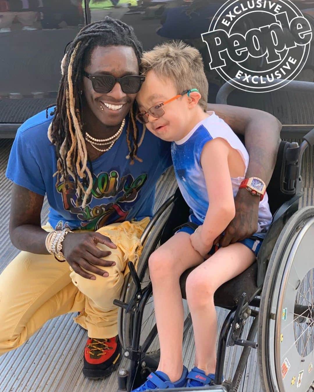 People Magazineさんのインスタグラム写真 - (People MagazineInstagram)「Young Thug gave one young fan the experience of a lifetime. ❤️ The rapper brought a 14-year-old fan named Steven onstage to perform with him, followed by a meet and greet after the show. Tap the bio link for more on the teen's special day with his favorite artist. | 📷: Carleen Donovan」7月4日 5時29分 - people