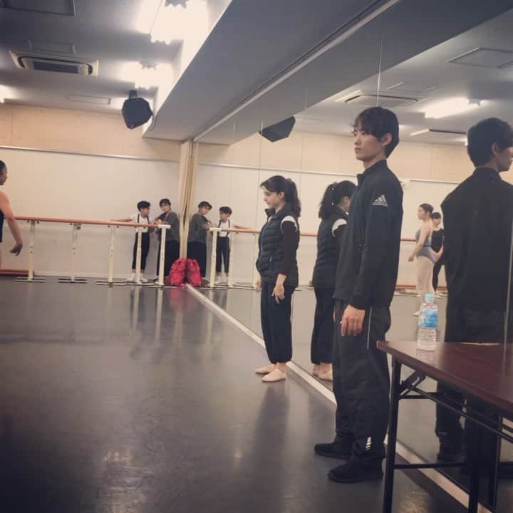 のインスタグラム：「6/29,30のイベント最高でした！！ 来てくれた方々、本当にありがとうございました🙇  まだまだイベントがあります！ ヤマカイダンスライブ（ミニ公演）では、様々なダンスをお見せします！皆さまのことお待ちしております。 ・  お申込みアドレス↓ yamakai.summer@gmail.com ・アクセスはコチラ↓ ●新宿村 https://www.shinjukumura.co.jp/map-sp/ ●ノアスタジオ 都立大スタジオ↓ https://www.noahstudio.jp/shop/toritsudai/」