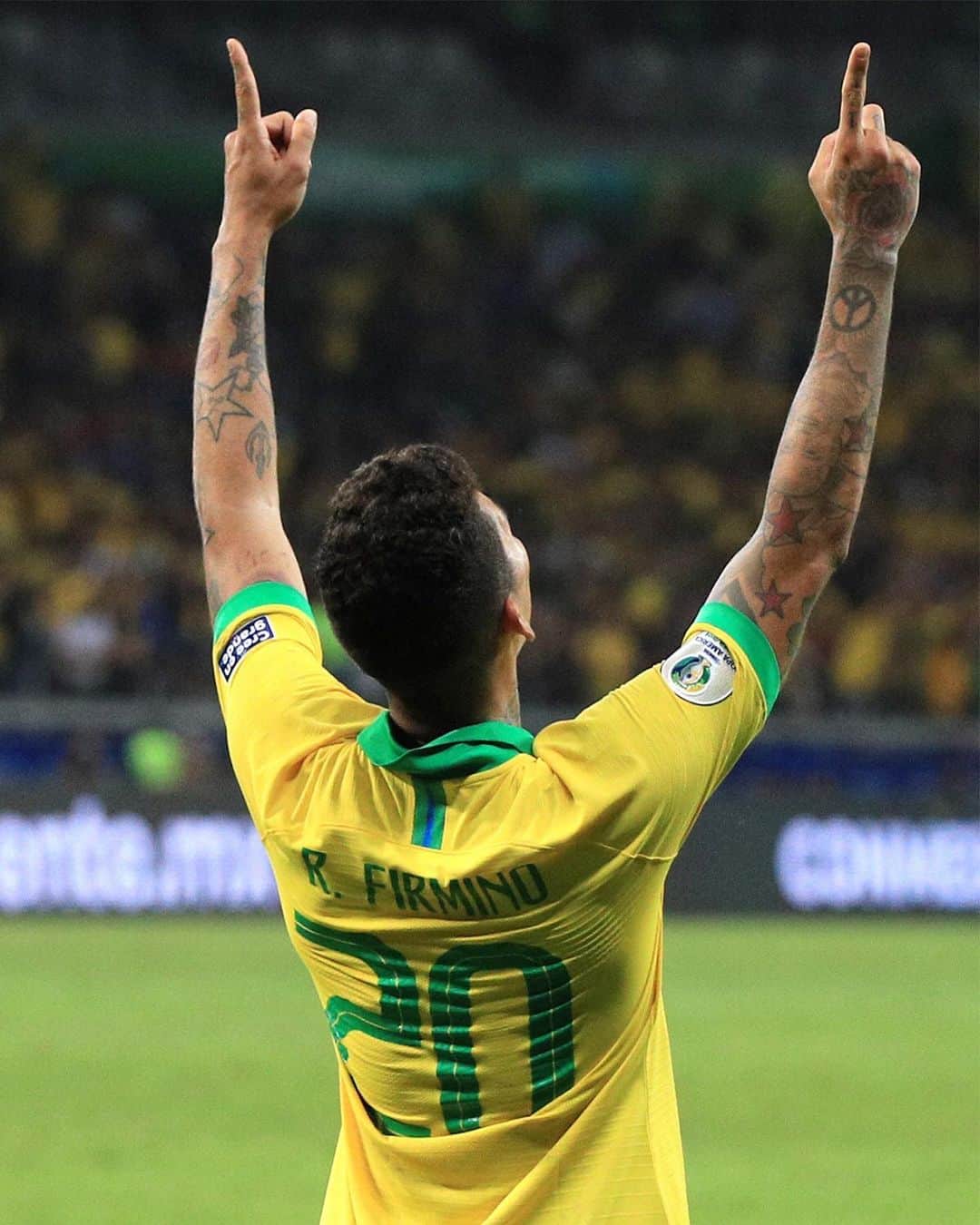 リヴァプールFCさんのインスタグラム写真 - (リヴァプールFCInstagram)「5️⃣ games, 2️⃣ goals and 3️⃣ assists 🔥🔥 A great #CopaAmerica so far for Bobby 👌 #Firmino #Brazil」7月3日 20時59分 - liverpoolfc
