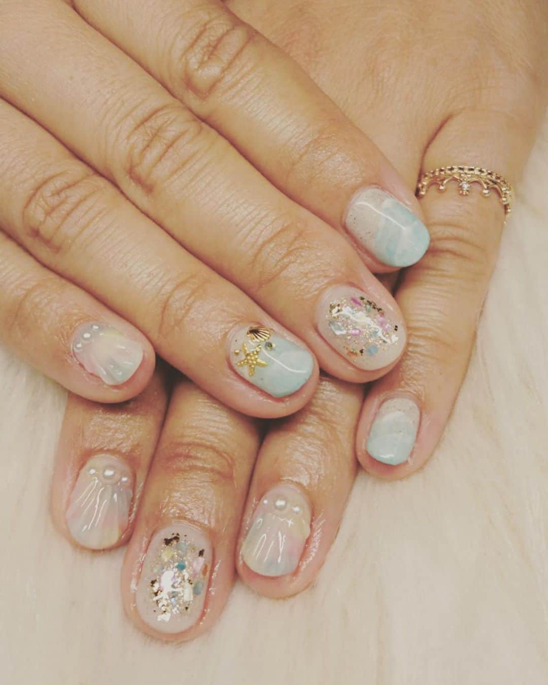 木原梢さんのインスタグラム写真 - (木原梢Instagram)「new nail♡ 今回は超〜お気に入り☺️ 夏っぽくてキラキラで色が大好き〜💋 見るたびにテンション上がる‼︎ あずささん、ありがとうございました♡  #new nail #lani kamogawa #ネイル #マーメイドネイル #サンドネイル #モチベの上げ方」7月3日 21時38分 - kozu0917
