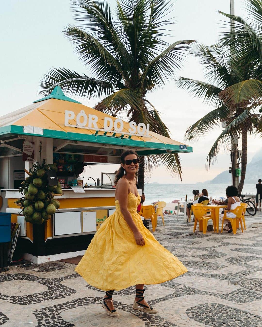 Collage Vintageさんのインスタグラム写真 - (Collage VintageInstagram)「The girl from Ipanema part II 😆🇧🇷💦 Wearing another beautiful yellow dress from @lacademie_ , I love this color for summer, don’t you? 🏖 @revolve #revolvearoundtheworld」7月3日 21時55分 - collagevintage