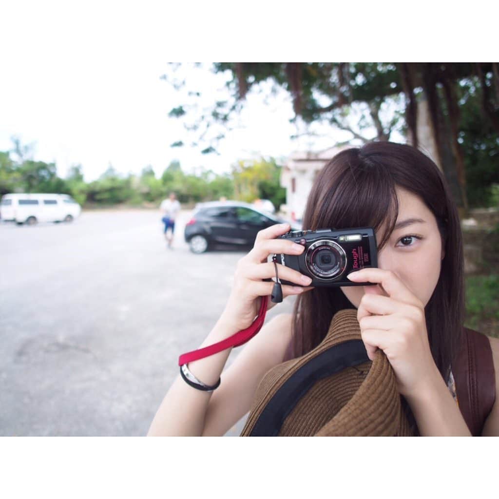 寺島咲のインスタグラム：「カメラ女子風（笑） #この時本当は全然撮る気ない🤫#カメラ#カメラ女子」