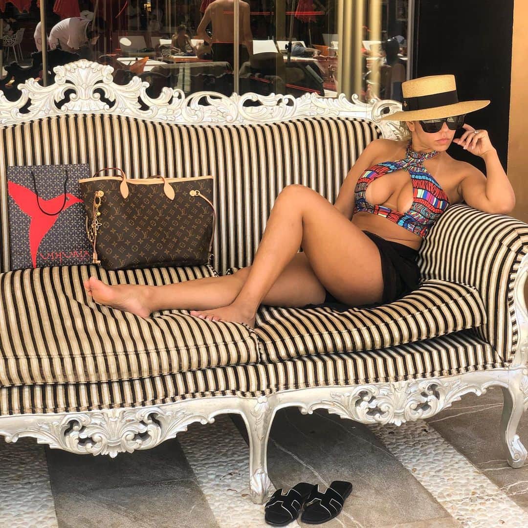 のインスタグラム：「😘🇪🇸」