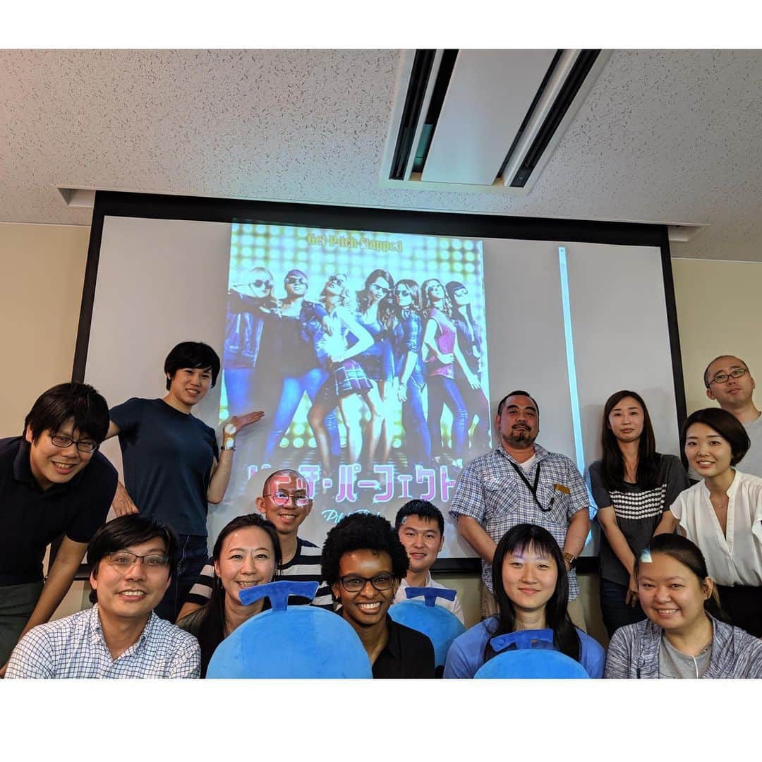 ベンチャーリパブリックのインスタグラム：「映画部！with interns  #venturerepublic #clubactivity #nishiazabu #ベンチャーリパブリック #西麻布 #部活 #movie #ピッチパーフェクト #pitchperfect」