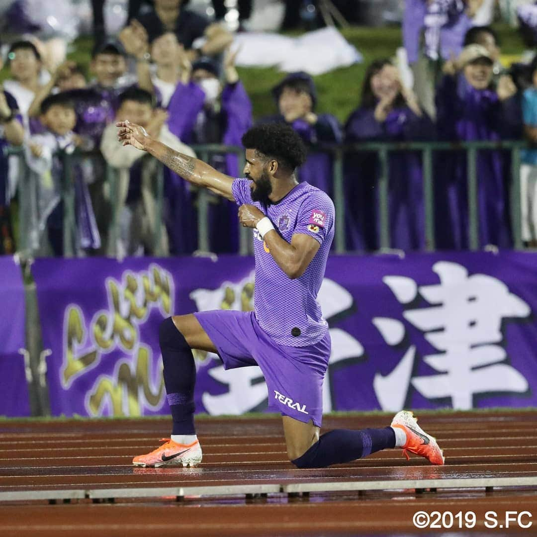 サンフレッチェ広島さんのインスタグラム写真 - (サンフレッチェ広島Instagram)「⚽天皇杯2回戦　試合結果⚽ サンフレッチェ広島　4-0　沖縄SV 前半：0-0 後半：4-0 【得点者】東俊希、松本大弥、パトリック（2）  悪天候の中、平日ナイトゲームにもかかわらず、 熱いご声援をありがとうございました！  #東俊希選手 #松本大弥選手 #青山敏弘選手 #清水航平選手 #廣永遼太郎選手 #井林章選手 #皆川佑介選手 #渡大生選手 #松本泰志選手 #パトリック選手 #sanfrecce #ICHIGAN」7月3日 22時20分 - sanfrecce.official