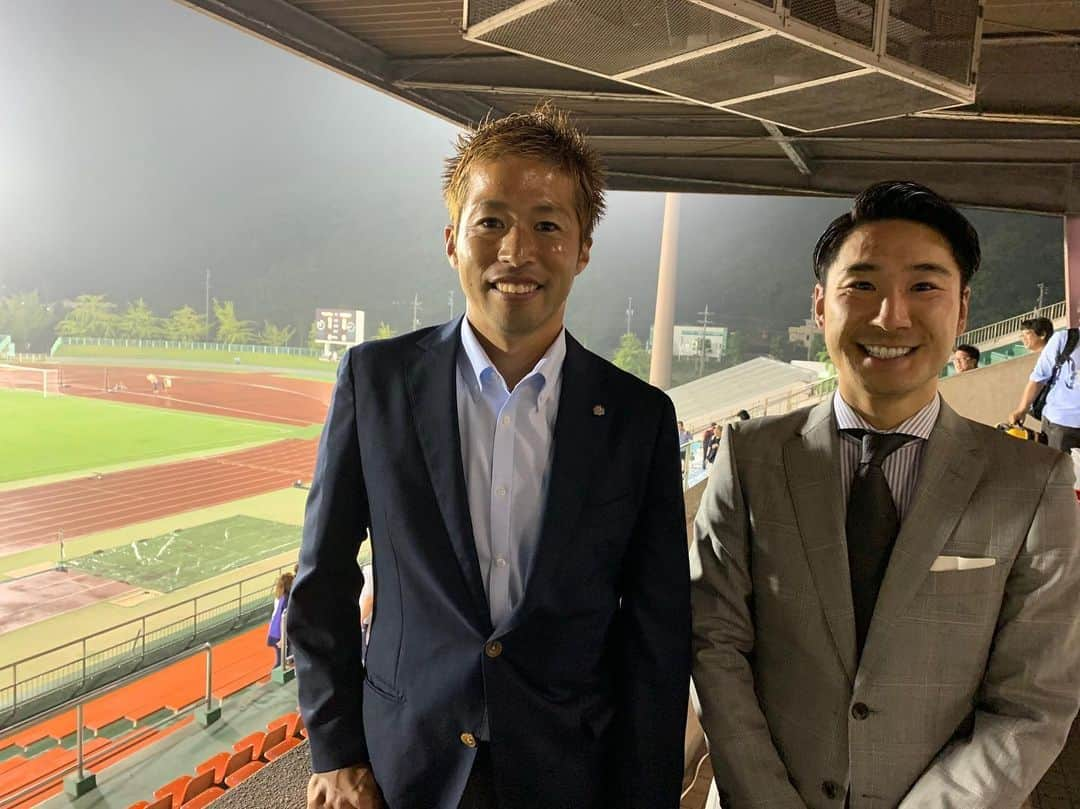 森崎浩司さんのインスタグラム写真 - (森崎浩司Instagram)「本日行われた天皇杯2回戦  サンフレッチェ広島🆚沖縄SV の解説をさせていただきました⚽️😊 実力通りの結果にはなりましたが、沖縄SVにはサンフレッチェ広島に在籍経験のある前田俊介と高柳一誠が頑張っていました⚽️ #sanfrecce #青山敏弘  #復帰おめでとう #東俊希 #パトリック #松本大弥 #プロ初ゴールおめでとう #実況 #江本一真 #ピッチリポーター #住谷綾香 #解説 #森崎浩司」7月3日 22時23分 - koji.morisaki77