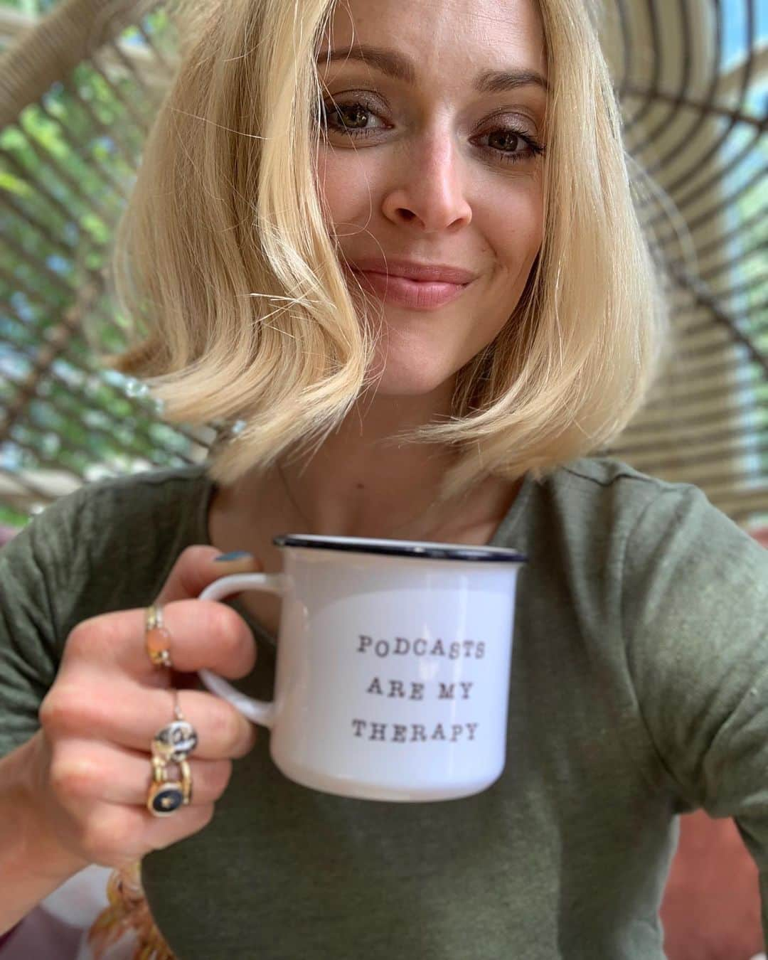 ファーン・コットンさんのインスタグラム写真 - (ファーン・コットンInstagram)「Ideal mug from my friend @hollytucker 👌🏼」7月3日 22時25分 - fearnecotton